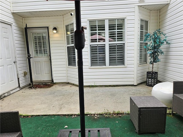 5536 Strathmoor Manor Cir, Lithonia, GA 30058 - property entrance featuring a patio area