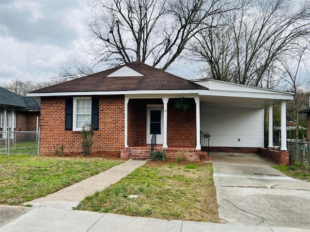 35 Elmwood St, Rome, GA 30161 - bungalow featuring crawl space, a carport, a front yard, fence, and driveway