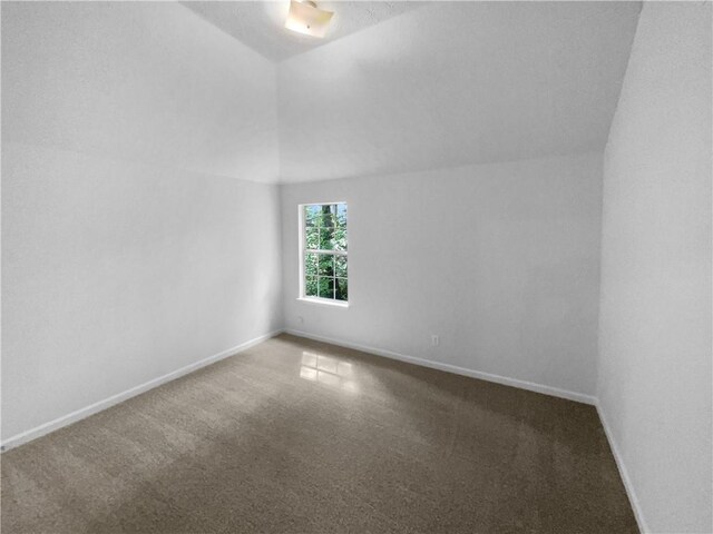 3227 Diamond Blf, Union City, GA 30291 - bathroom with vanity, vaulted ceiling, a bath, and visible vents