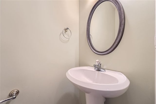 1963 Lakeshore Overlook Cir NW, Kennesaw, GA 30152 - bathroom featuring a sink