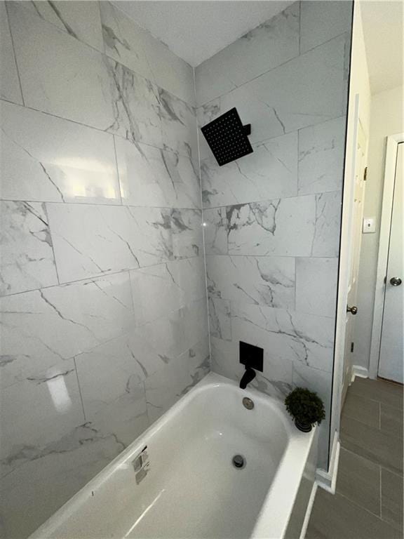 4103 Laynewood Cir, Tucker, GA 30084 - bathroom featuring shower / bath combination