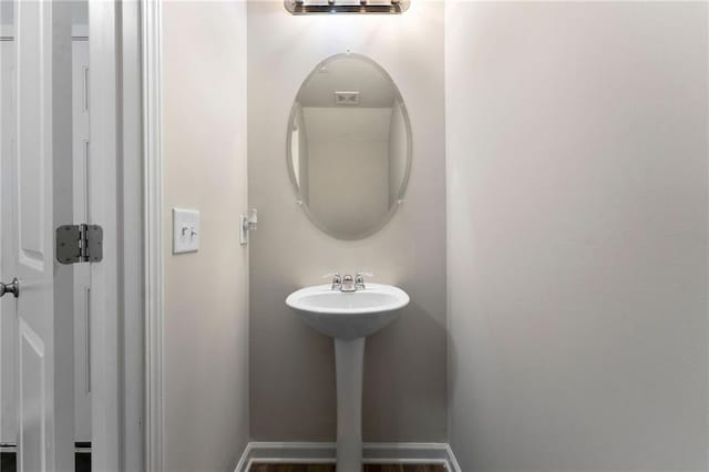 222 Parkland Way, Chatsworth, GA 30705 - bathroom with baseboards
