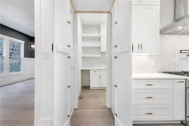 pantry featuring visible vents