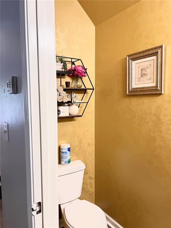 2691 Pointcrest Way, Grayson, GA 30017 - bathroom featuring toilet