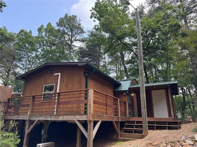 225 Overlook Cir, Clarkesville, GA 30523 - view of side of property with a deck and a metal roof