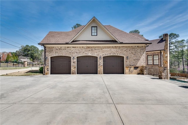 view of front facade featuring a garage