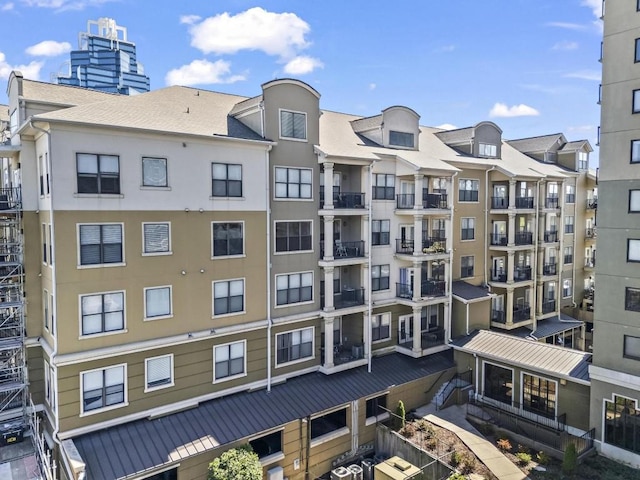 799 Hammond Dr Unit 205, Sandy Springs GA, 30328, 1 bedrooms, 1 bath condo for sale