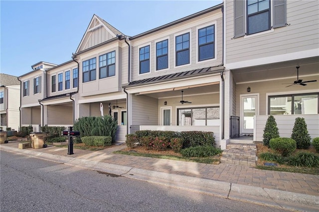 multi unit property featuring ceiling fan