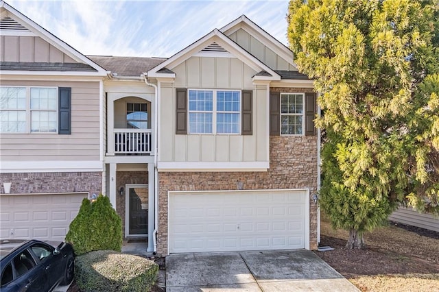 view of front of home with a garage