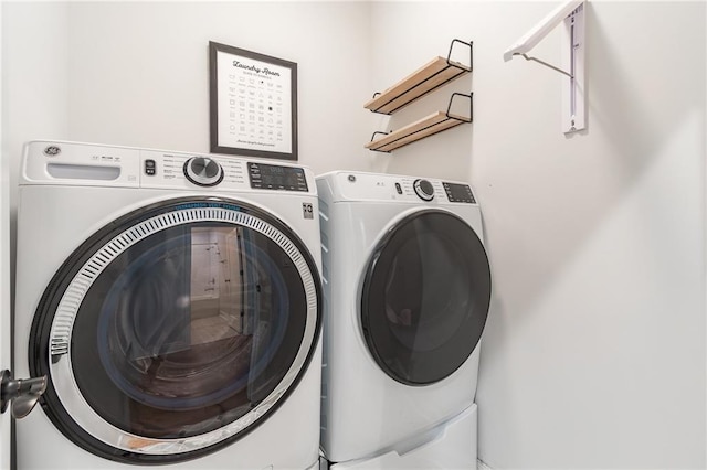 1964 Attell Way, Decatur, GA 30033 - laundry area featuring independent washer and dryer