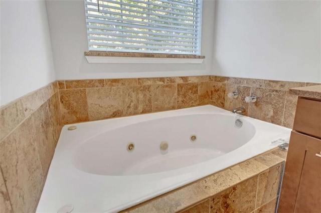 200 Renaissance Pkwy NE Unit 304, Atlanta, GA 30308 - bathroom featuring a jetted tub