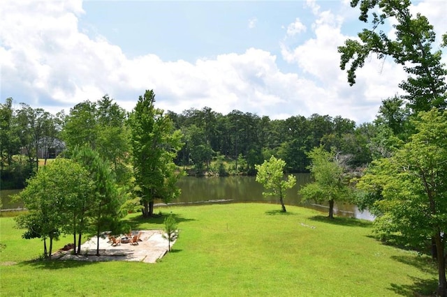 view of yard with a water view