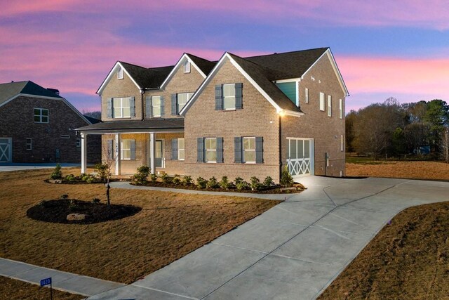 view of front facade featuring a garage