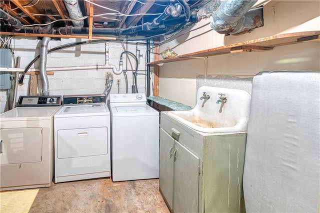 4581 Newcastle Cir, Lithonia, GA 30038 - laundry area featuring washer and clothes dryer