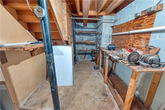 4581 Newcastle Cir, Lithonia, GA 30038 - unfinished basement with a workshop area