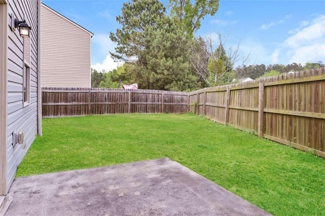 view of yard with a patio