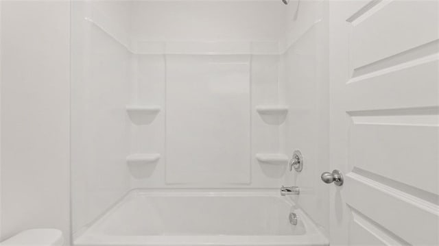 bathroom featuring shower / bath combination