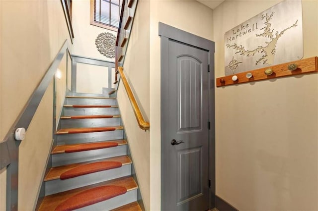 274 Ramey Rd, Westminster, SC 29693 - view of stairway