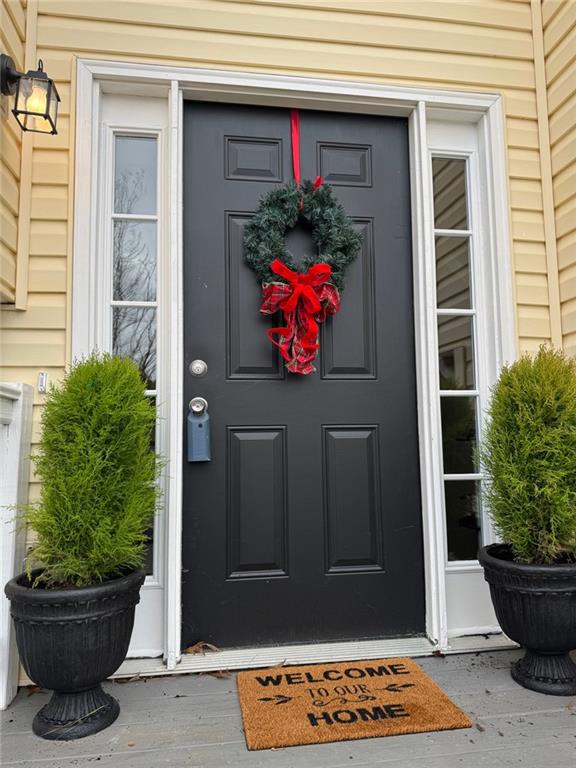 view of property entrance