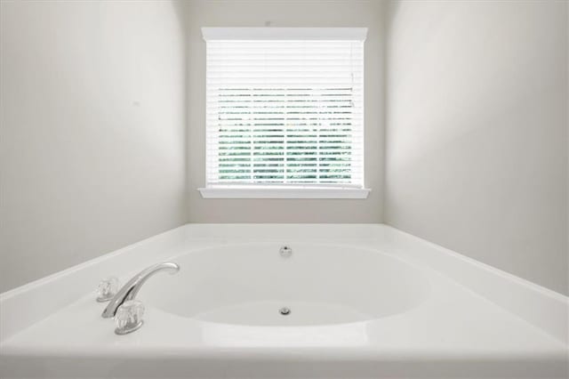 5155 Scenic View Rd, Flowery Branch, GA 30542 - bathroom with a bath