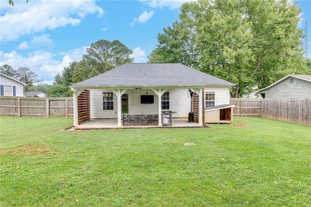 15 Echota Rd NE, Cartersville, GA 30121 - back of property with a patio and a fenced backyard