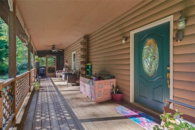 deck with ceiling fan