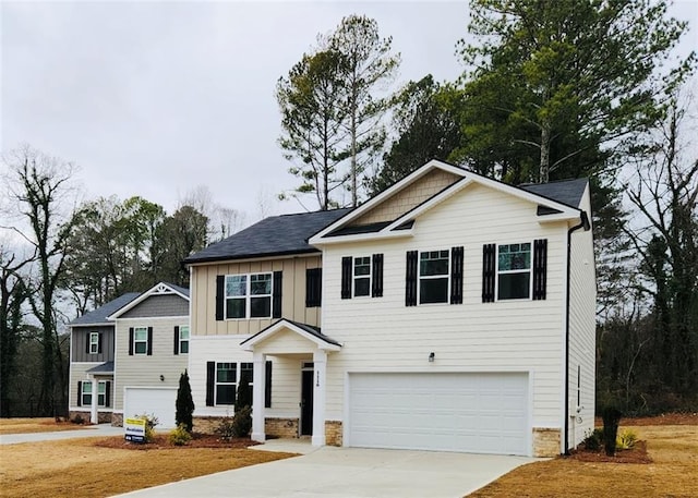 view of front of property featuring a garage