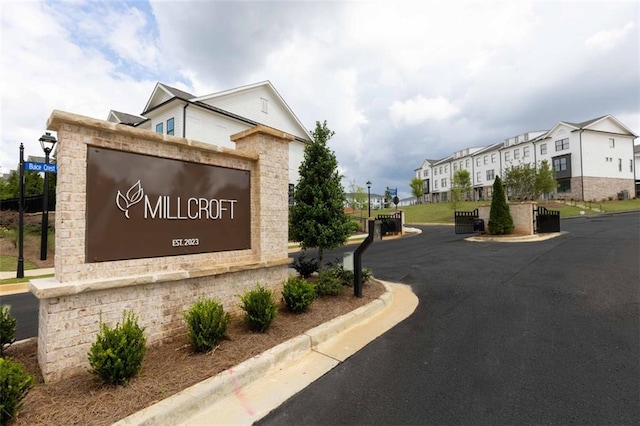 707 Dodd Ln N Unit 164, Buford, GA 30518 - community / neighborhood sign featuring a residential view