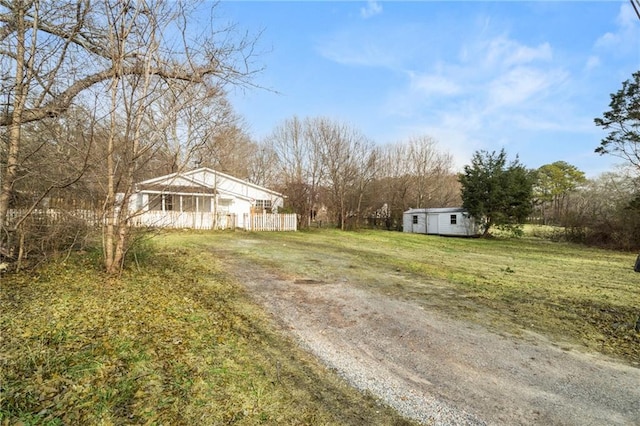 view of yard with a shed