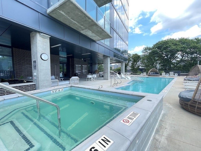 788 W Marietta St NW Unit 512, Atlanta, GA 30318 - community pool featuring a patio