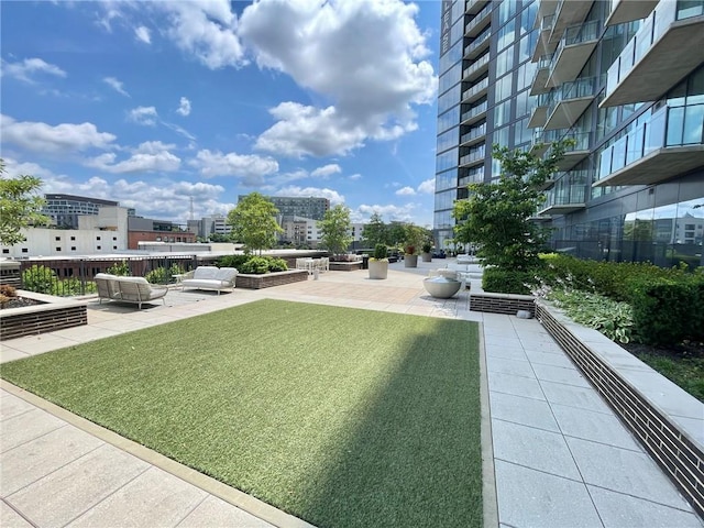 788 W Marietta St NW Unit 512, Atlanta, GA 30318 - view of community featuring a patio