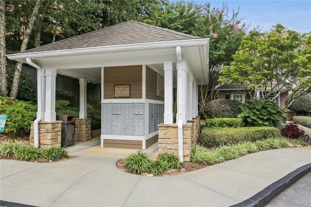 view of property's community featuring mail boxes