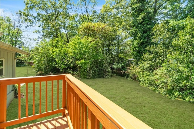 exterior space featuring a lawn