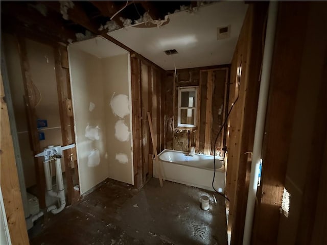 1106 Donnelly Ave SW, Atlanta, GA 30310 - bathroom with a bath