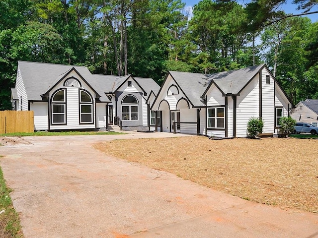 3100 Mount Gilead Rd SW, Atlanta, GA 30311 - view of front facade with view of wooded area
