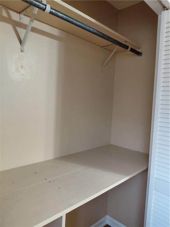 2479 Kingsland Dr, Dunwoody, GA 30360 - view of closet