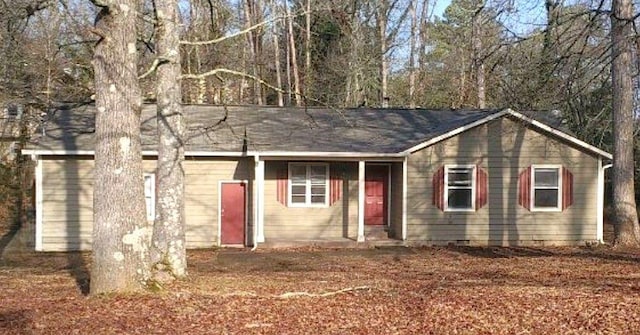 view of front facade with crawl space