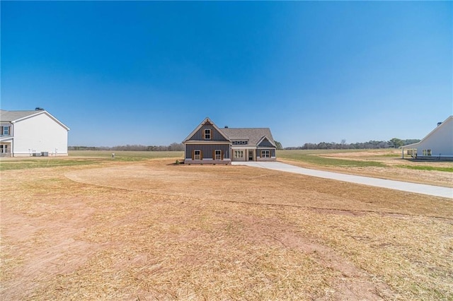 view of front of home with a front lawn