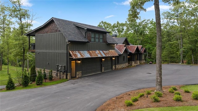 view of front facade with a garage