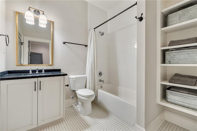full bath with toilet, baseboards, shower / bath combination with curtain, and vanity