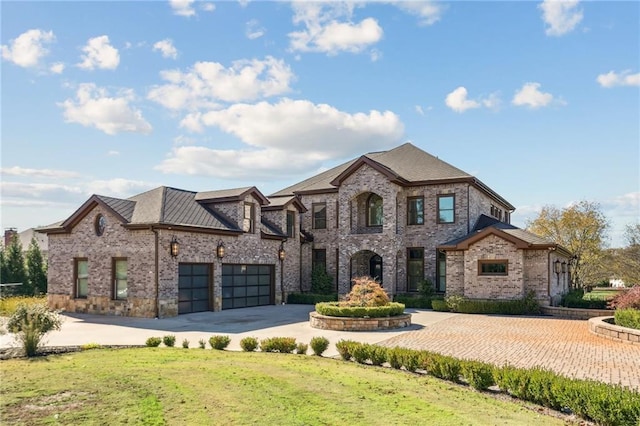 view of front of property with a front yard