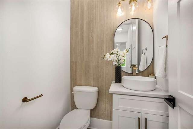 7262 Creekside Way, Jefferson, GA 30549 - bathroom featuring toilet and vanity