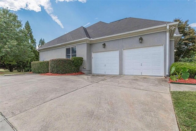 5170 Stone Croft Trl, Atlanta, GA 30331 - view of side of home featuring a garage