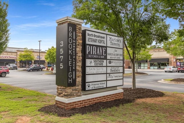 1461 Bubbling Creek Rd NE, Brookhaven, GA 30319 - exterior view of a parking lot