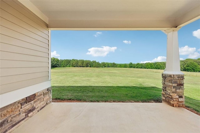 view of yard with a patio area