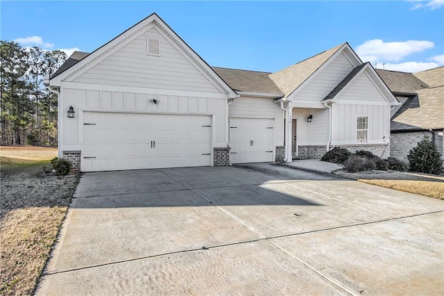 ranch-style home featuring a garage