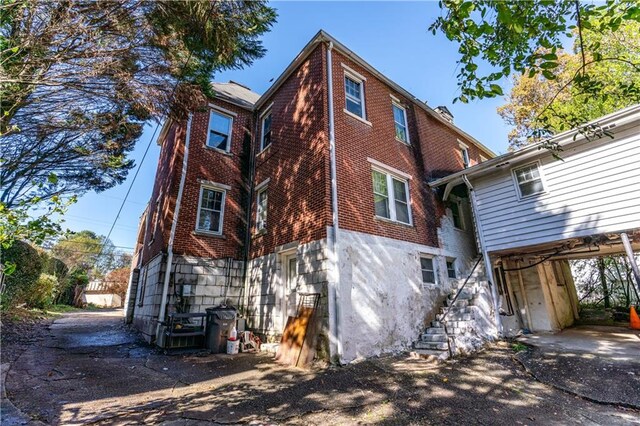 1225 Clifton Rd, Atlanta, GA 30307 - exterior space with a carport