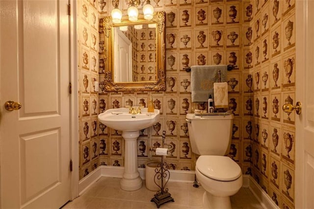 7174 Rockmart Rd, Silver Creek, GA 30173 - bathroom featuring toilet and tile patterned floors