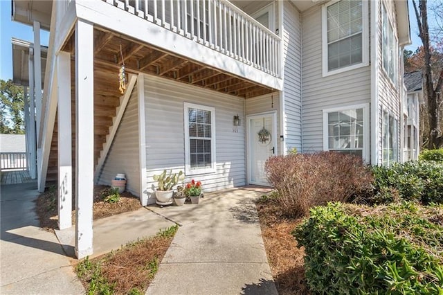 303 Gettysburg Pl, Atlanta, GA 30350 - property entrance with a balcony