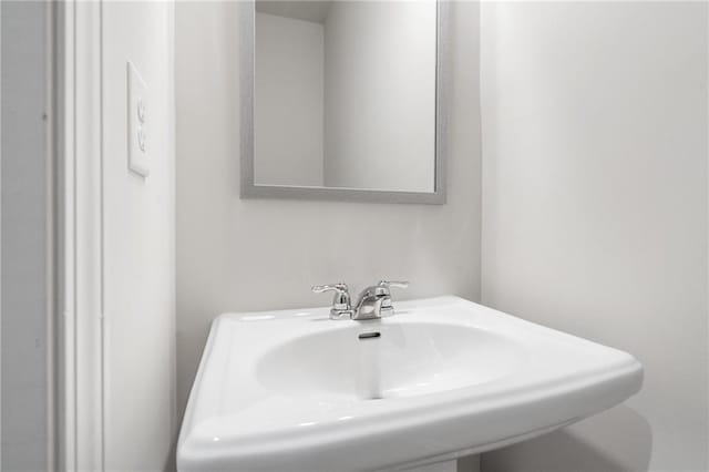 702 Smokey Quartz Way, Kennesaw, GA 30144 - bathroom featuring a sink